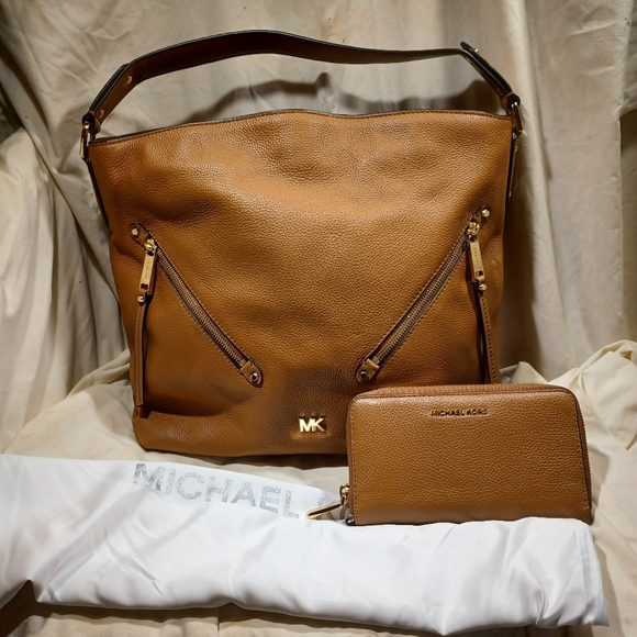 Michael Kors Tan Leather Hobo  Bag and Wallet - Picture 1 of 16